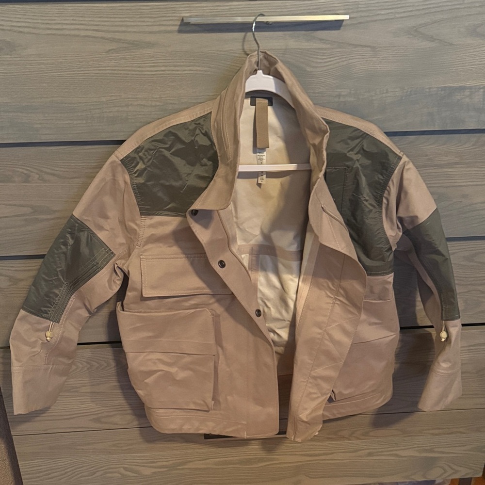 Lululemon Utility Jacket in Beige with Olive Panels